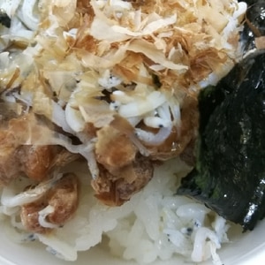 〜離乳食後期〜しらすと納豆の簡単混ぜのっけ丼♡